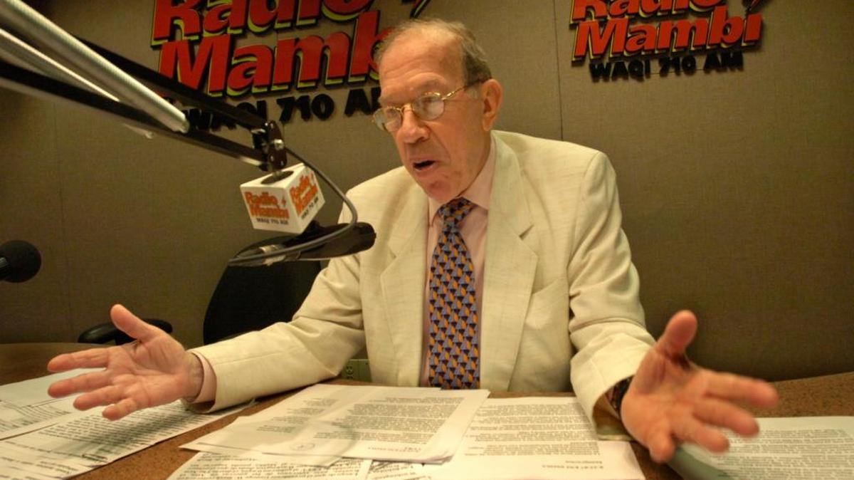 Armando Pérez Roura en Radio Mambi.
