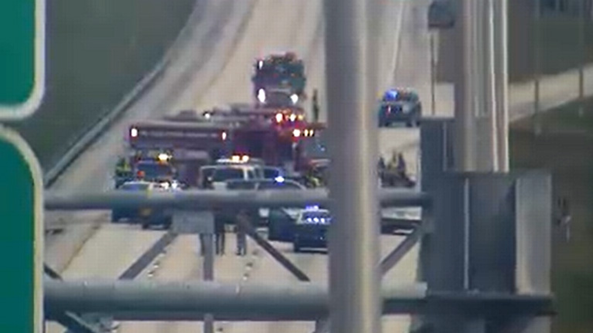 Un accidente de varios vehículos afectó la autopista Sawgrass Expressway en Coral Springs en la tarde del 22 de enero de 2023.
