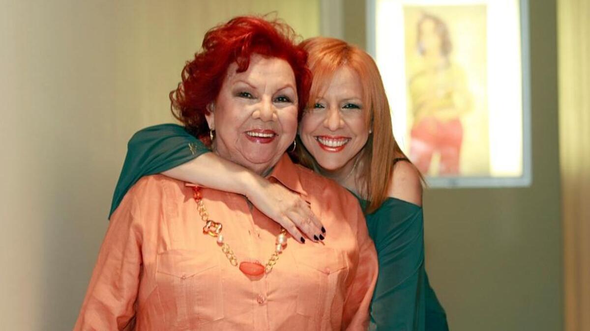 Minerva Herrera, ‘Mima”, falleció el lunes en Miami. La intérprete de música campesina acaparó la atención del público en ‘El Show de Albita’ (Mega TV), conducido por su hija.