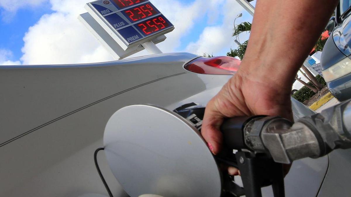 Los precios estuvieron por debajo de los $2 el año pasado, como lo muestra esta estación de gasolina en la calle 8 de Miami, fotografiada el 30 de diciembre del 2015.