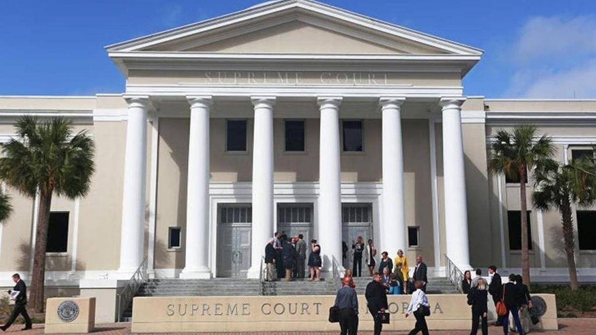 La Corte Suprema de Florida comenzará a transmitir en vivo en Facebook Live el jueves 25 de enero del 2018, y las sesiones orales en vivo comenzarán en febrero del 2018.