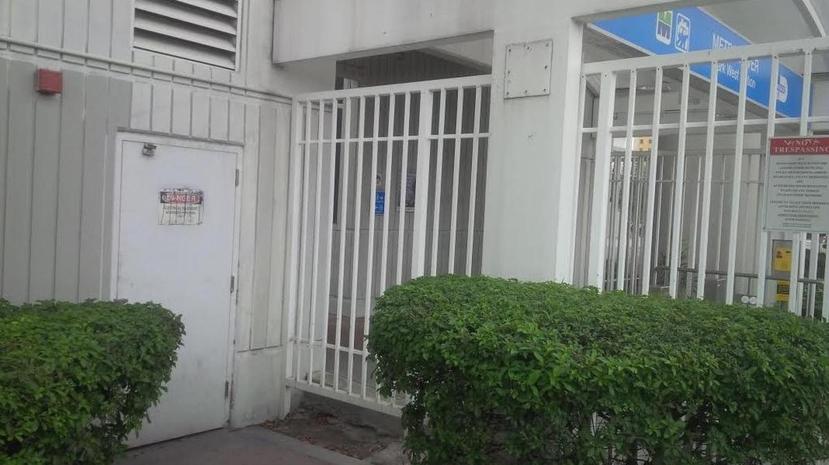 El cuarto de servicio en la estación de Park West del Metromover.