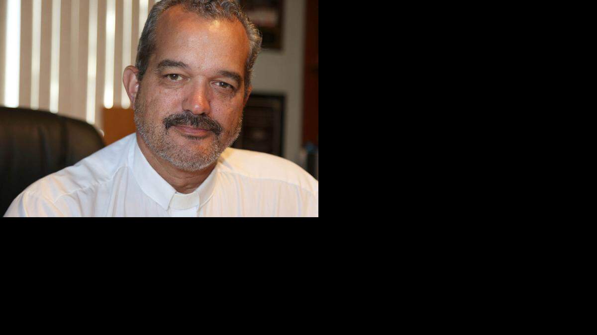 
El Reverendo Bernie Pecaro, sacerdote episcopal de la Iglesia St. Martin de Pompano Beach, se ha sumado a la campaña nacional No-Shave November (no afeitarse en noviembre) para concientizar sobre todos los tipos de cáncer, en particular el de la próstata.
