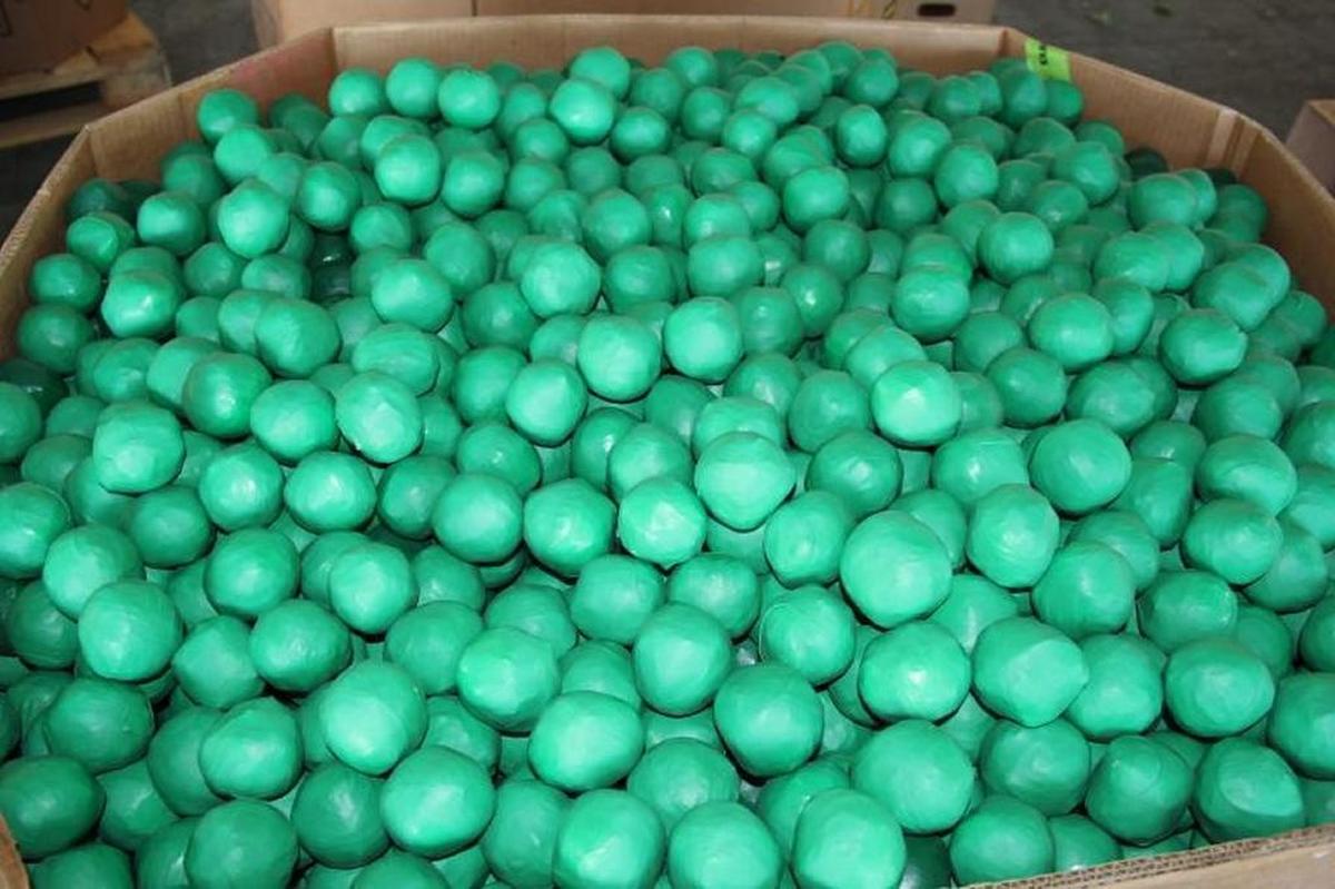 Casi cuatro libras de marihuana fue decomisada de un cargamento que llegó al puente internacional Pharr que cruza el río Bravo.