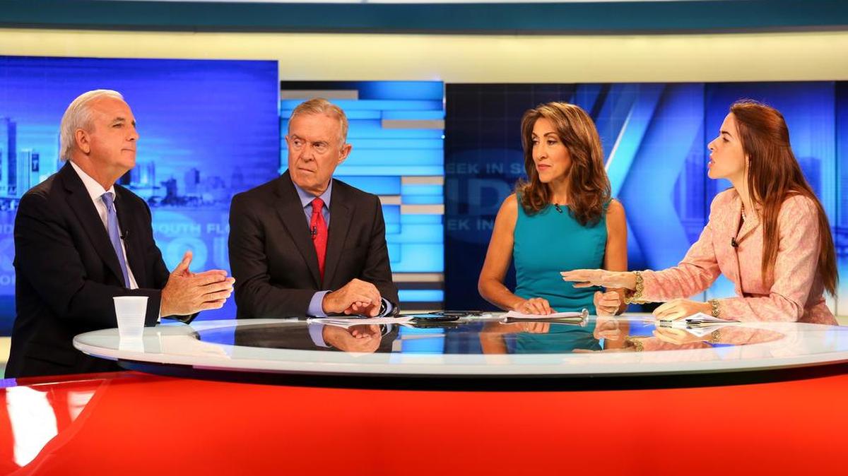 El alcalde Carlos Giménez (izq.) y la candidata a la alcaldía Raquel Regalado (der.) durante el debate del domingo en el programa del canal 10 “This Week in South Florida”, junto a los moderadores Michael Putney y Glenna Milberg.