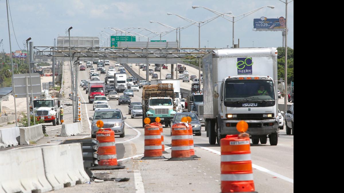 
Construcción de la segunda etapa de los carriles expresos a lo largo de la Carretera Estatal 826/ Palmetto Expressway en Miami.
