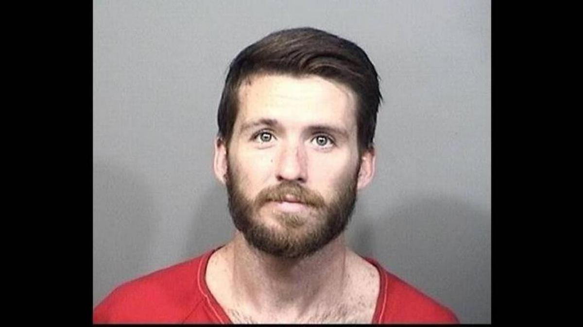 Michael Joseph Oleksik, de 23 años, fue arrestado en Cocoa, Florida, por causar daños de más de $5,000 a un cajero ATM por entregarle “demasiado dinero”.