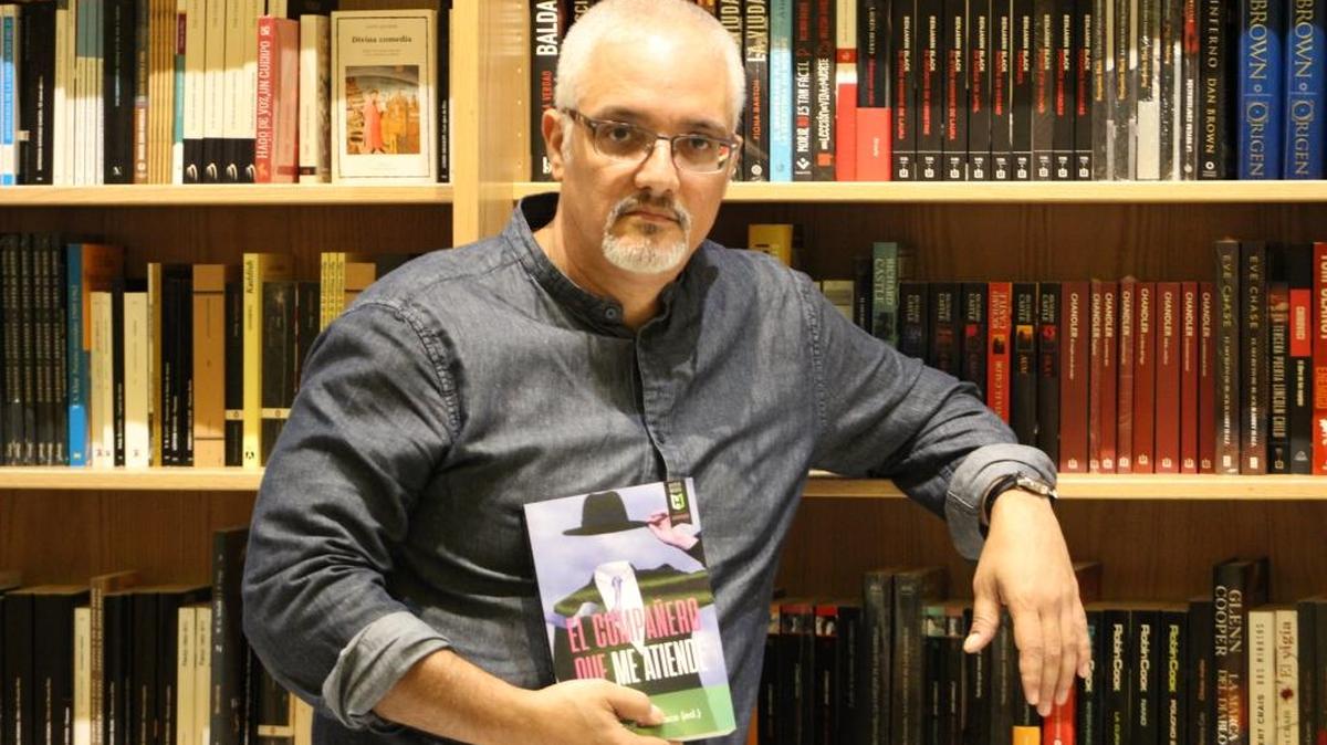Enrique del Risco, compilador del libro El compañero que me atiende, sobre la vigilancia en Cuba