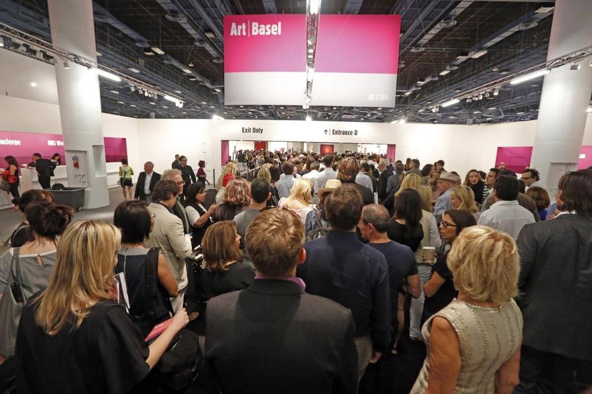 Primer día de apertura de Art Basel Miami Beach 2014 en el Centro de Convenciones de Miami Beach.