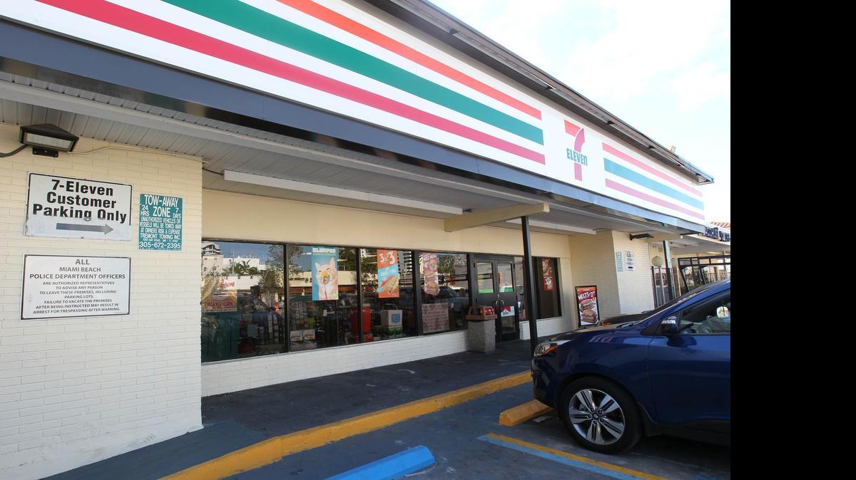 
Fachada de la tienda 7 Eleven ubicada en el 1447 de Alton Road, en Miami Beach, este miércoles 17 de junio.


