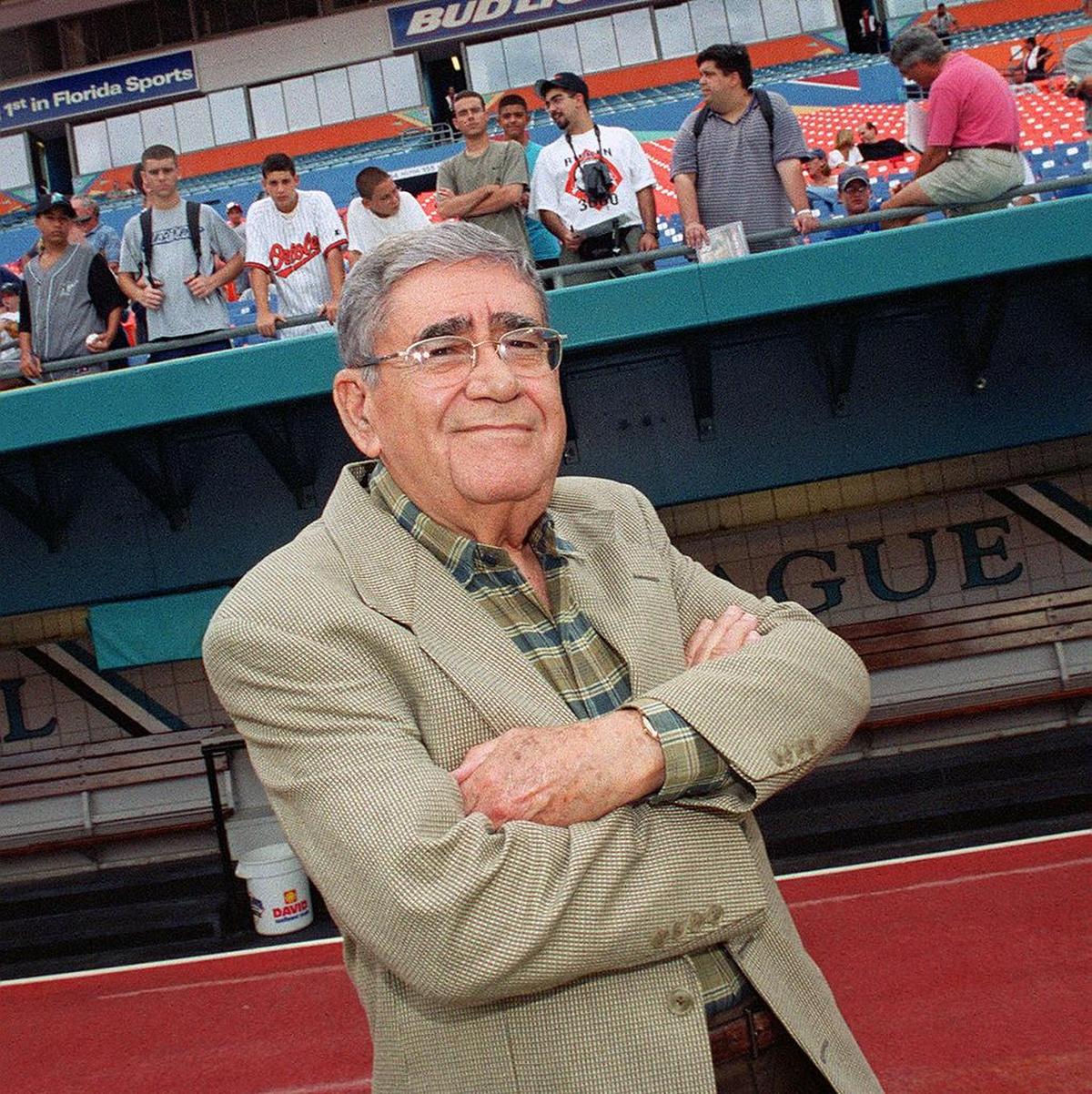 Rafael “Felo” Ramírez, legendario narrador deportivo y voz en español de los Miami Marlins, falleció el lunes a los 94 años de edad.