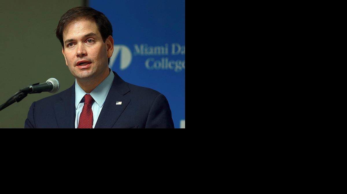 
El senador republicano por Florida, Marco Rubio, presenta su libro ‘American Dreams: Restoring Economic Opportunity for Everyone’, el viernes en el Wolfson Campus del Miami Dade College.
