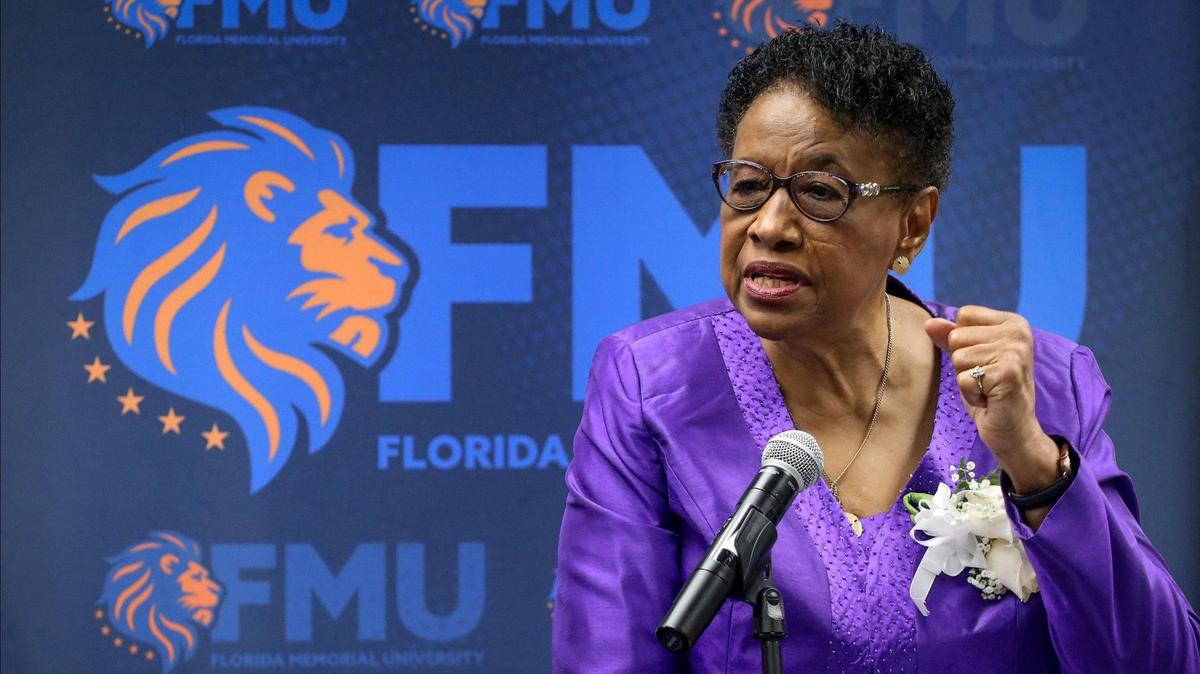 Barbara Jordan, ex comisionada de Miami-Dade, logró la aprobación de la legislación de 2020 que creó el Panel Civil Independiente para examinar las quejas sobre el departamento de policía del condado. En una foto de archivo del 15 de septiembre, Jordan fue la primera oradora en la primera reunión del Panel Civil, el martes 12 de octubre de 2021.
