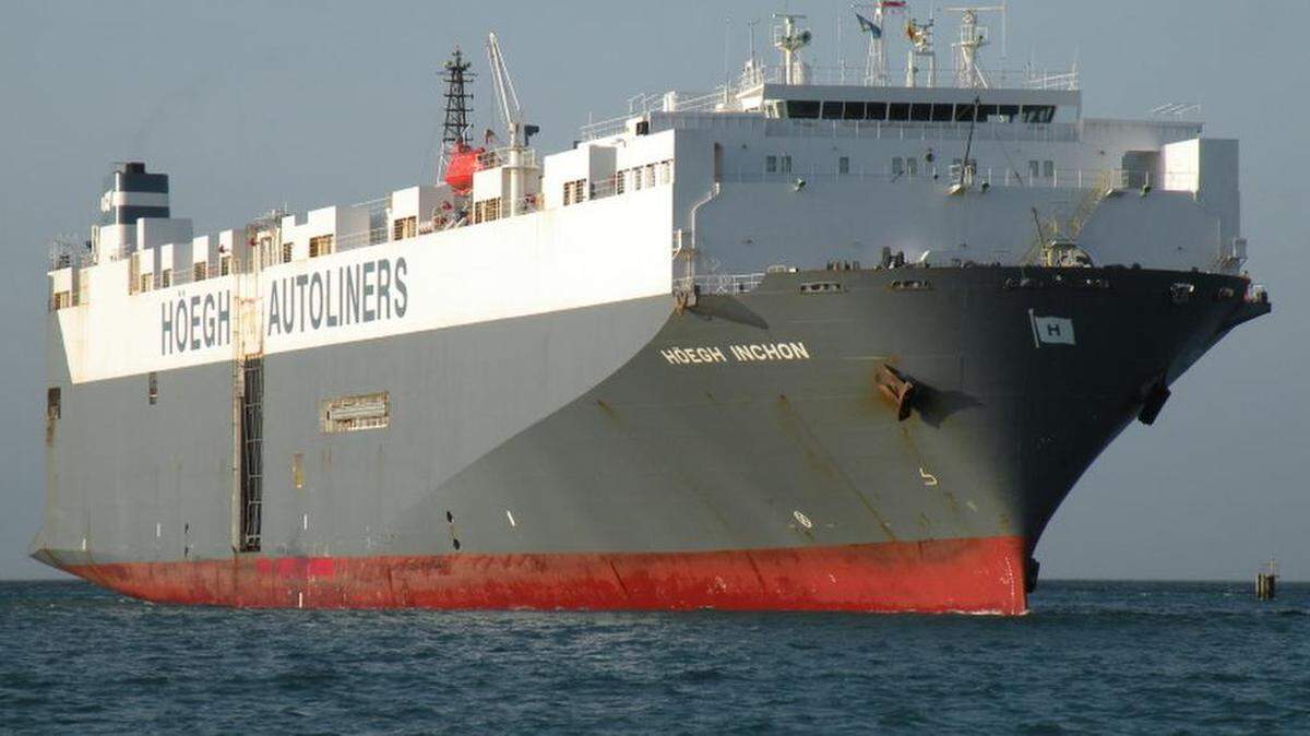 El buque de carga en el que llegaron los cubanos al Puerto Everglades.