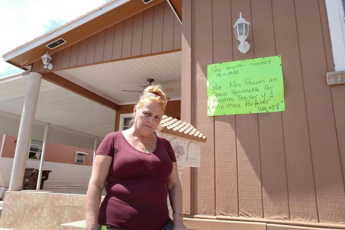 Maricela Marichal acaba de renovar su casa móvil en el Sunny Gardens Mobile Home Park, en Hialeah. Le debe al banco $27,000 del préstamo para comprarla, y ahora debe salir a buscar apartamento para mudarse porque los nuevos dueños quieren darle un nuevo uso al terreno.