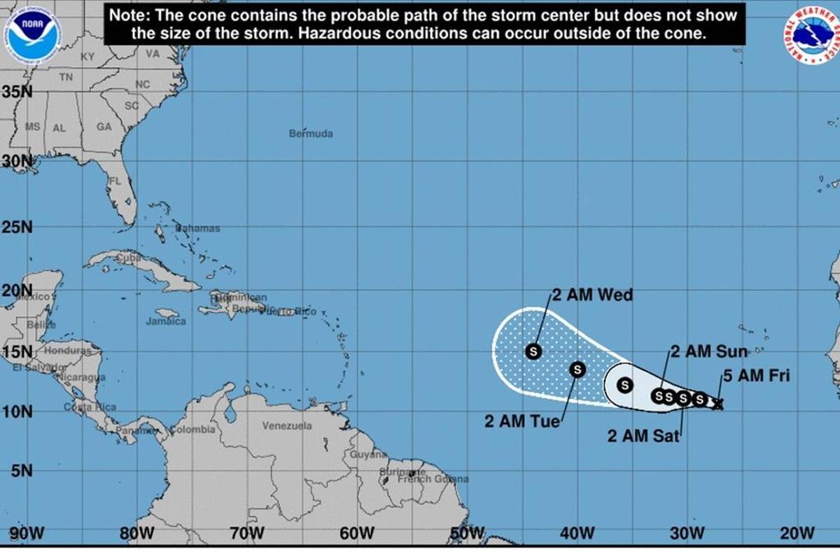 El sistema 14 podría convertirse en tormenta tropical en la tarde de este viernes o el sábado, según pronósticos del Centro Nacional de Huracanes.