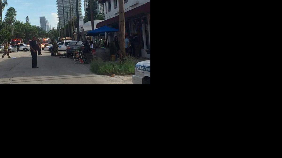 
Escena del accidente que dejó siete heridos, en Miami.
