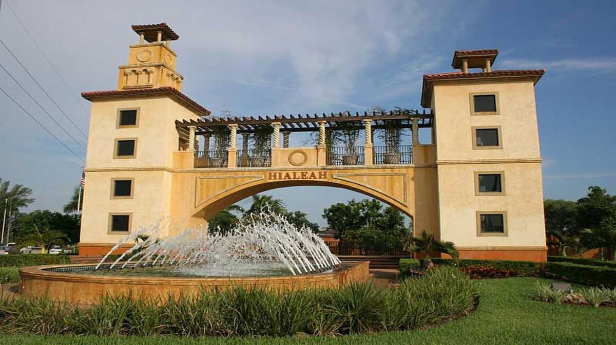 Vista de la entrada de la Ciudad de Hialeah.