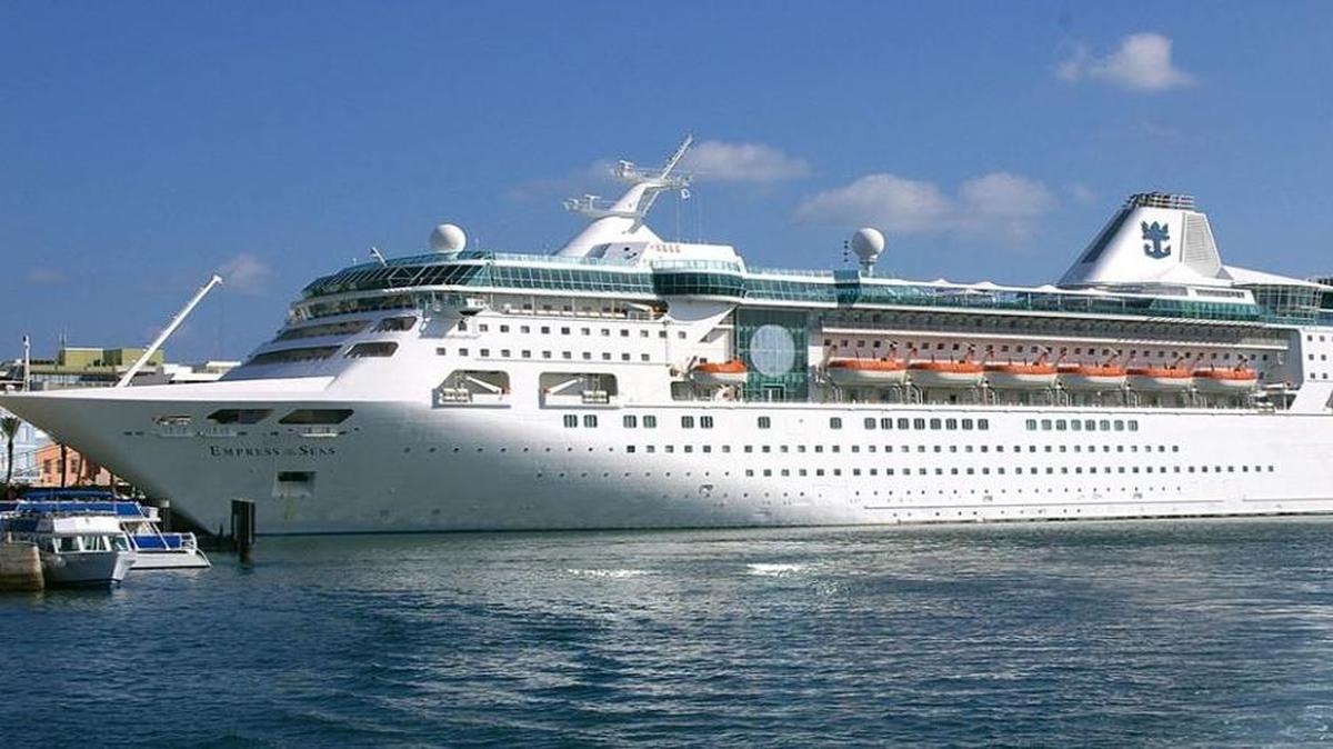 El buque Empress of the Seas, fue renovado a un costo de $50 millones con la intención de utilizarlo para los viajes a Cuba. El gobierno de la isla todavía no ha aprobado los permisos de Royal Caribbean para iniciar la ruta.