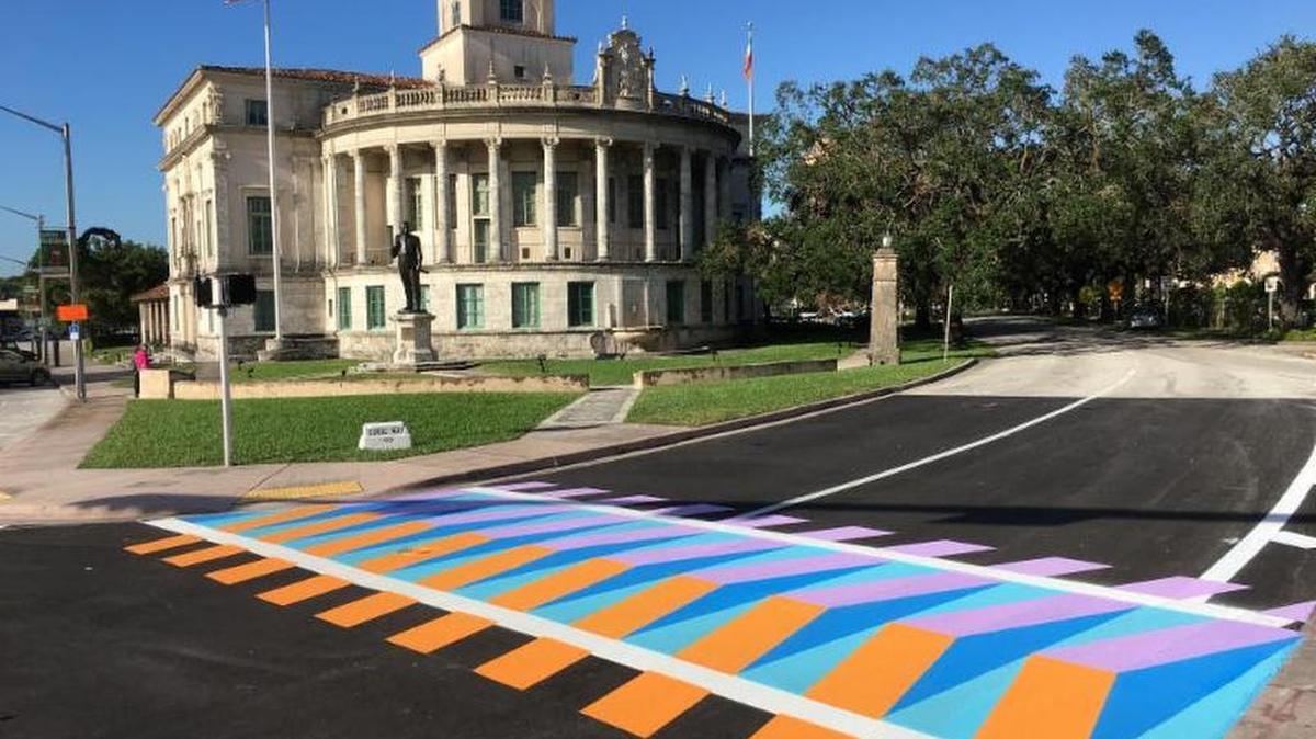 Las obras del cinetista Carlos Cruz-Diez se exhibirán en el centro de Coral Gables, incluido el Ayuntamiento, informó esa ciudad el miércoles.