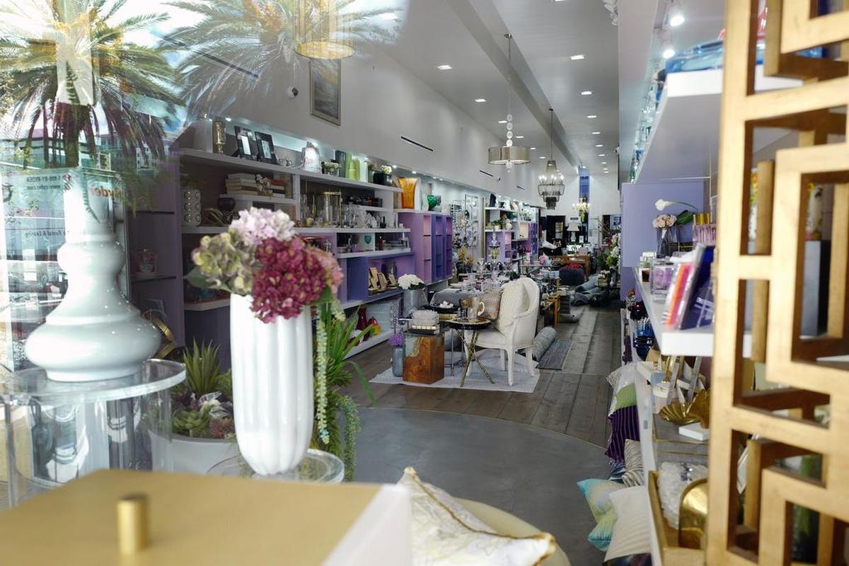 Una vista de Violetas Home Design, en 223 Miracle Mile, Coral Gables, en una imagen del 21 de agosto del 2017. Un negocio registrados en la misma dirección, MVP Imports, era parte de una estrategema de contrabando de oro que llevó al arresto de tres personas. Registros de la Aduana federal muestran que MVP fue usada para importar grandes cantidades de oro desde América Latina.
