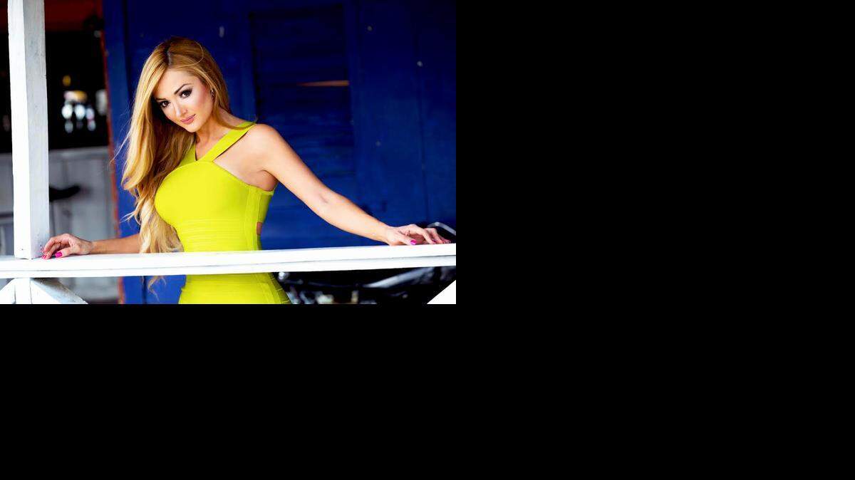 
La actriz mexicana Consuelo Vega integra el elenco de ‘El método Grönholm’, que se presenta en el Teatro Ateneo Doral.
