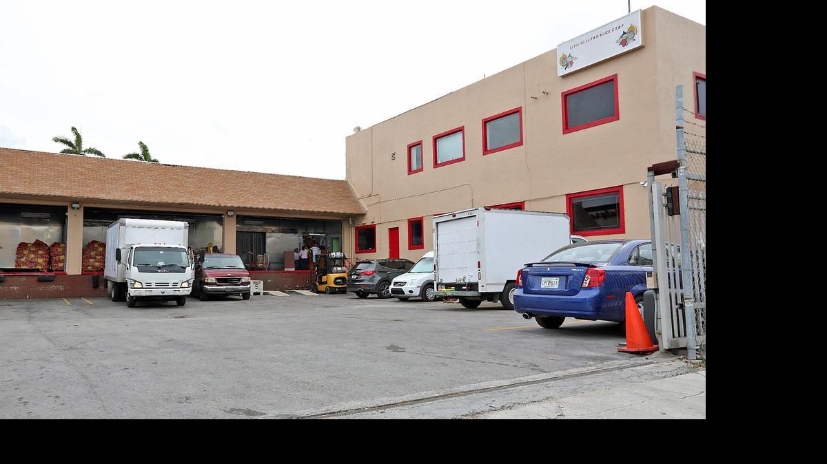 
Estos almacenes ubicados en la cuadra 1600 NW 20 Street en Miami fueron utilizados para recibir un cargamento de cocaína escondido dentro de cajas llenas de yuca, según documentos de la Corte Federal de Miami.
