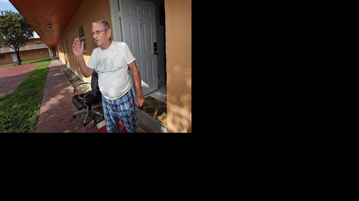 
Héctor Moisés, tiene seis meses rentando un apartamento en Bella Luna Apartments en Hialeah, sed queja sobre el problema del agua en el complejo residencial.


