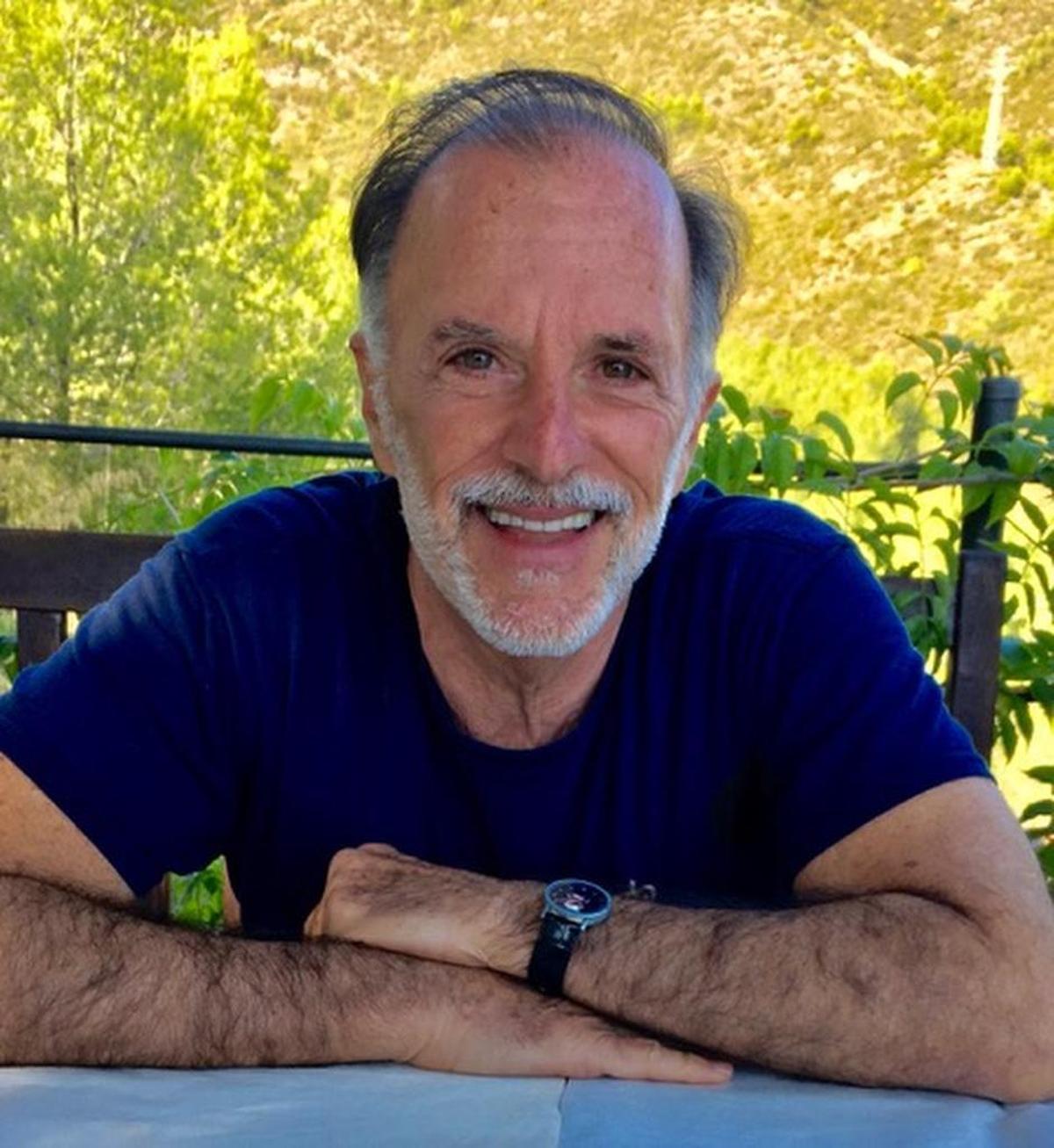 Luis Santeiro ganó un Emmy como escritor principal del ‘Qué Pasa, U.S.A.?’ original.