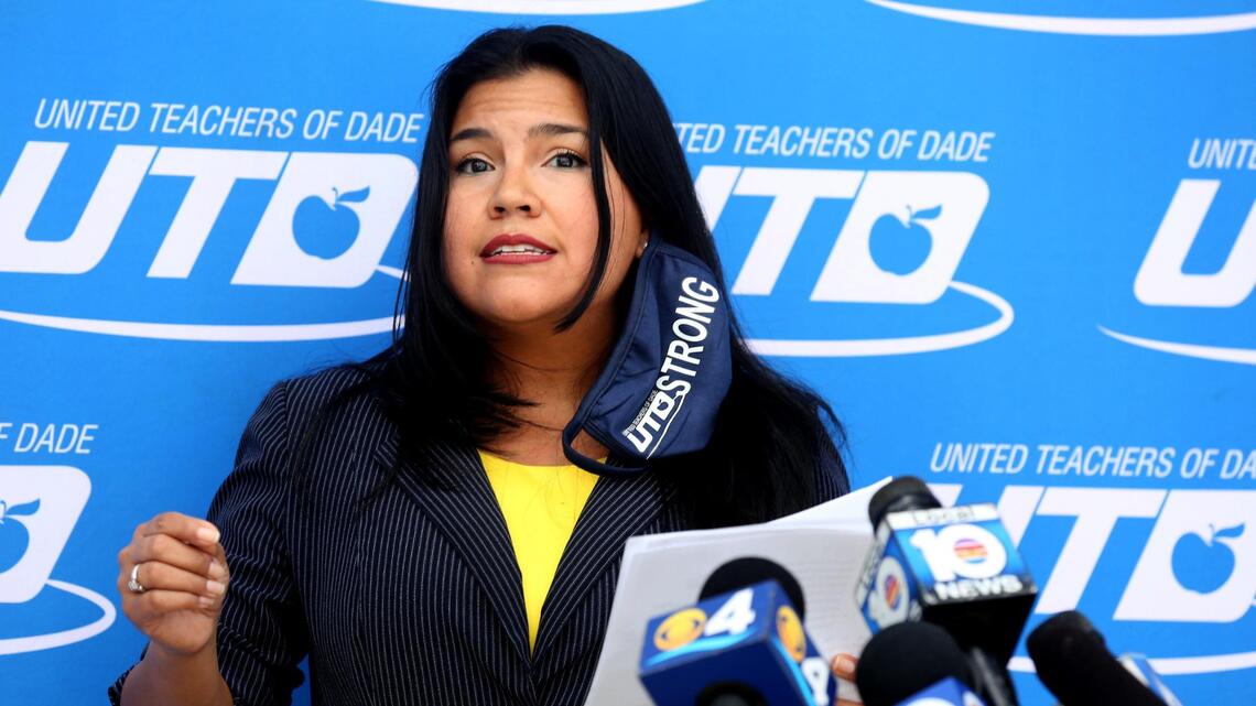 Sindicato de las escuelas de Miami-Dade negocia contrato para el próximo año escolar