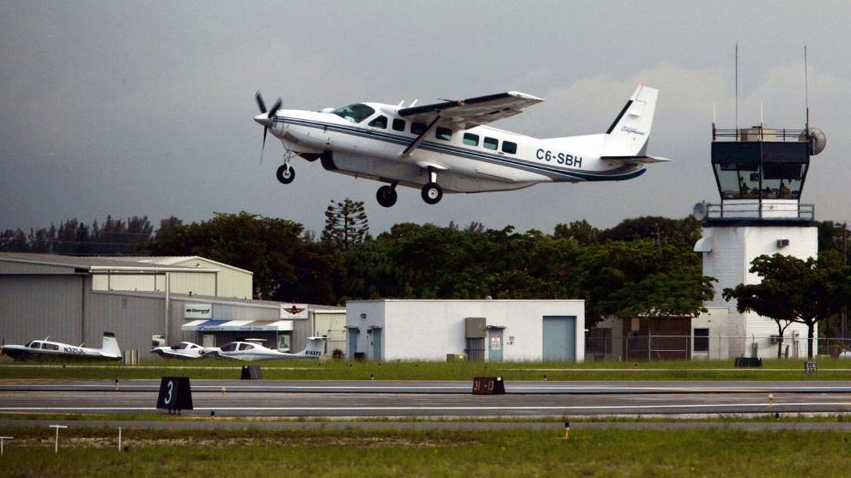 La DEA ha estado investigando posible actividad de narcotráfico en una aerolínea charter que opera desde el Aeropuerto Ejecutivo de Ft. Lauderdale.