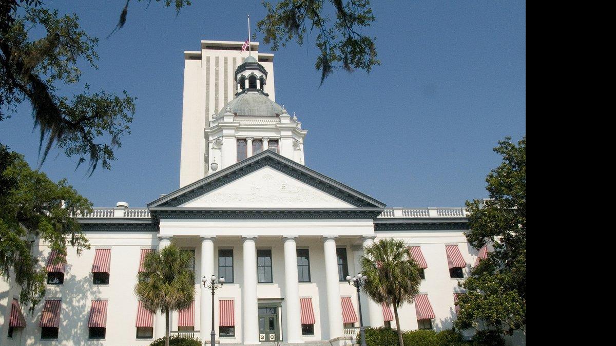 
La Legislatura se reunirá del 19 de octubre al 6 de noviembre, de acuerdo con una declaración conjunta del presidente de la Cámara de Representantes, Steve Crisafulli; y el presidente del Senado, Andy Gardiner.
