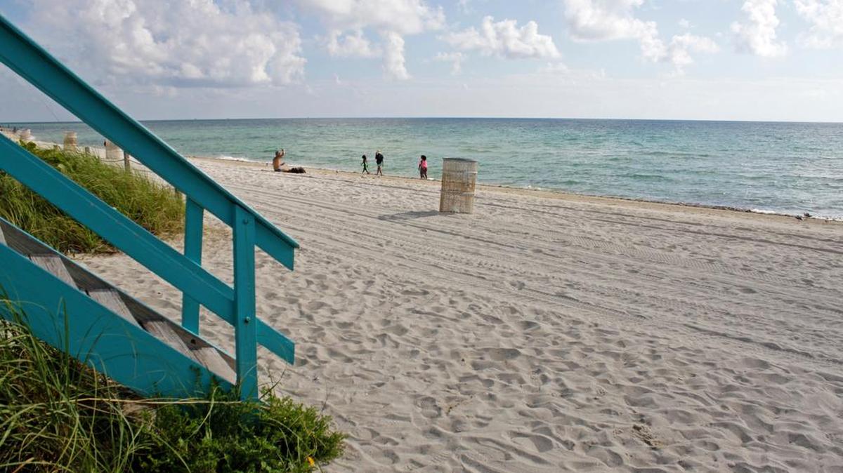 En las próximas semanas la playa entre las calles 46 y 54 de Miami Beach van a ser restauradas con nueva arena.