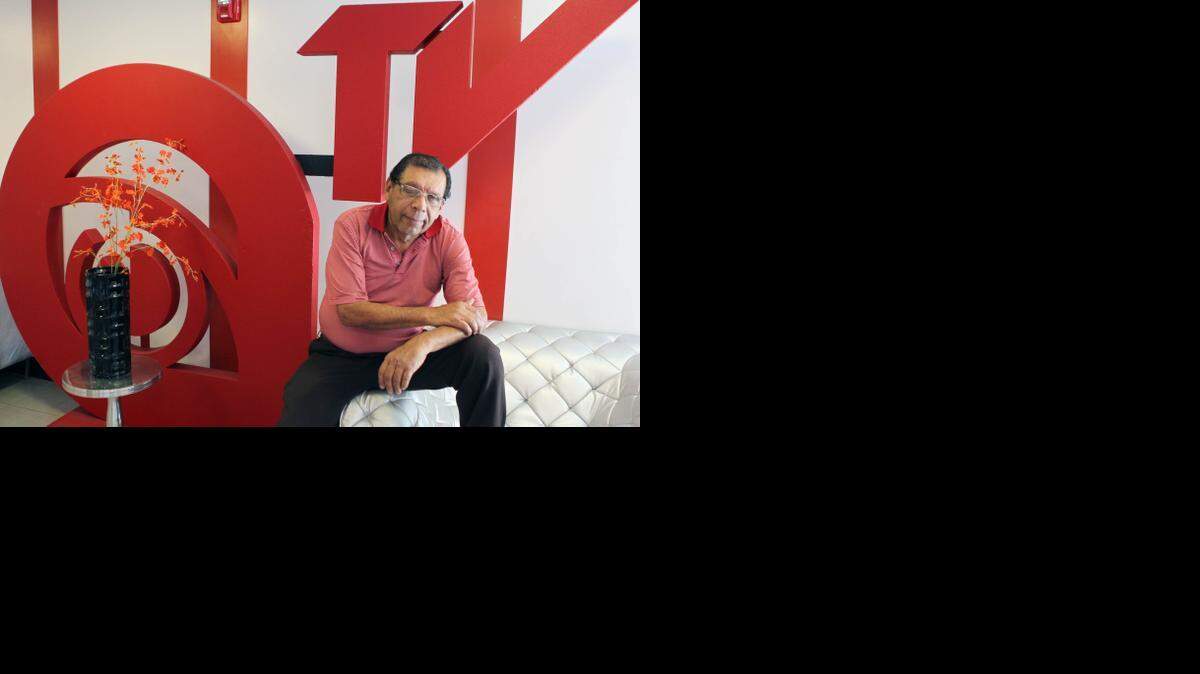 
Leobardo Rueda, locutor de la cadena de Televisión Mira TV, cumplirá el sueño de dirigir su propio show radial “Así es Nicaragua: Esa es mi Tierra”.
