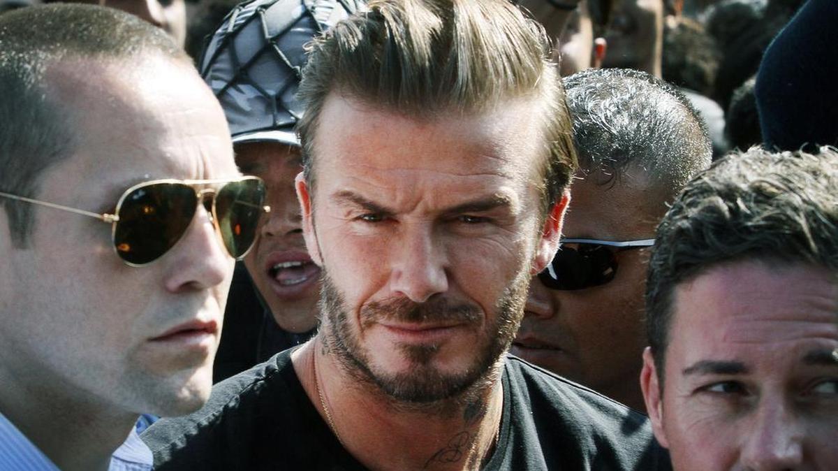 La ex estrella del fútbol inglés David Beckham, ahora embajador de buena voluntad de UNICEF, visita Nepal el 6 de noviembre.