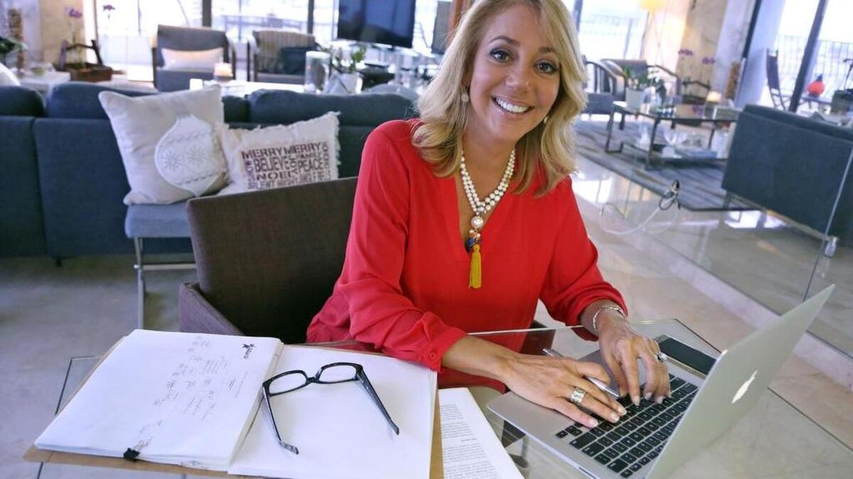 María “Malule” González, nacida en San Juan de Puerto Rico, es la primera profesional no cubana que asume la dirección de la OCB. En la imagen, González en su casa el 13 de diciembre, durante la entrevista con el Nuevo Herald.
