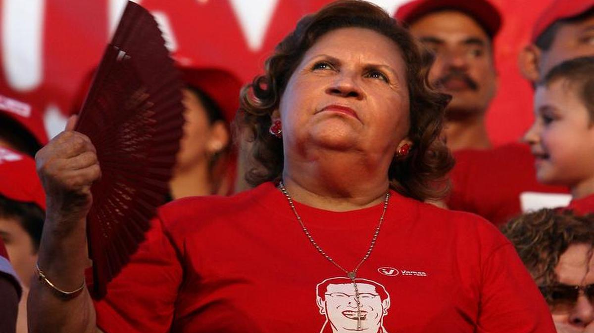 Elena Frías, madre del ex gobernante venezolano Hugo Chávez en un evento en Barinas el 15 de noviembre de 2008.
