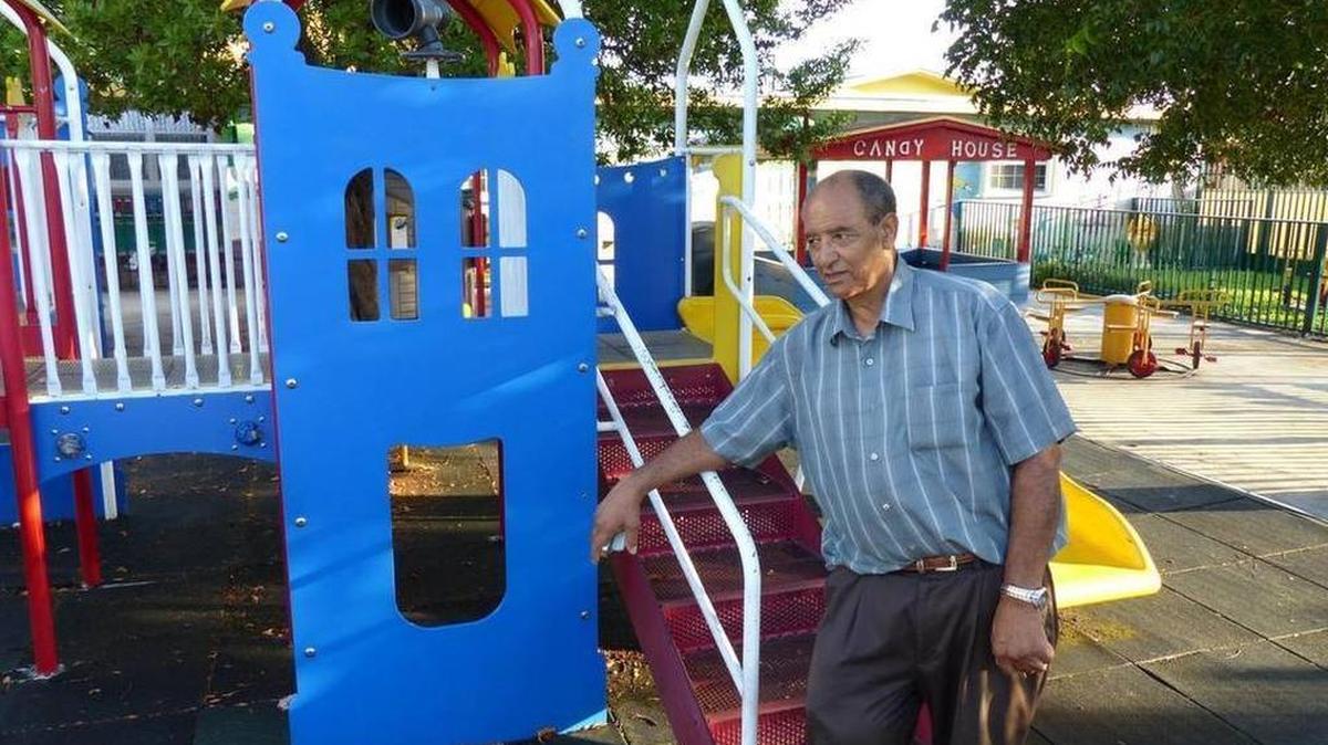 Las negociaciones más difíciles, según el equipo, son con René Díaz, el dueño de la guardería Candy House, que presta servicio a alrededor de 100 bebés y niños pequeños a la sombra del enorme Marlins Park.