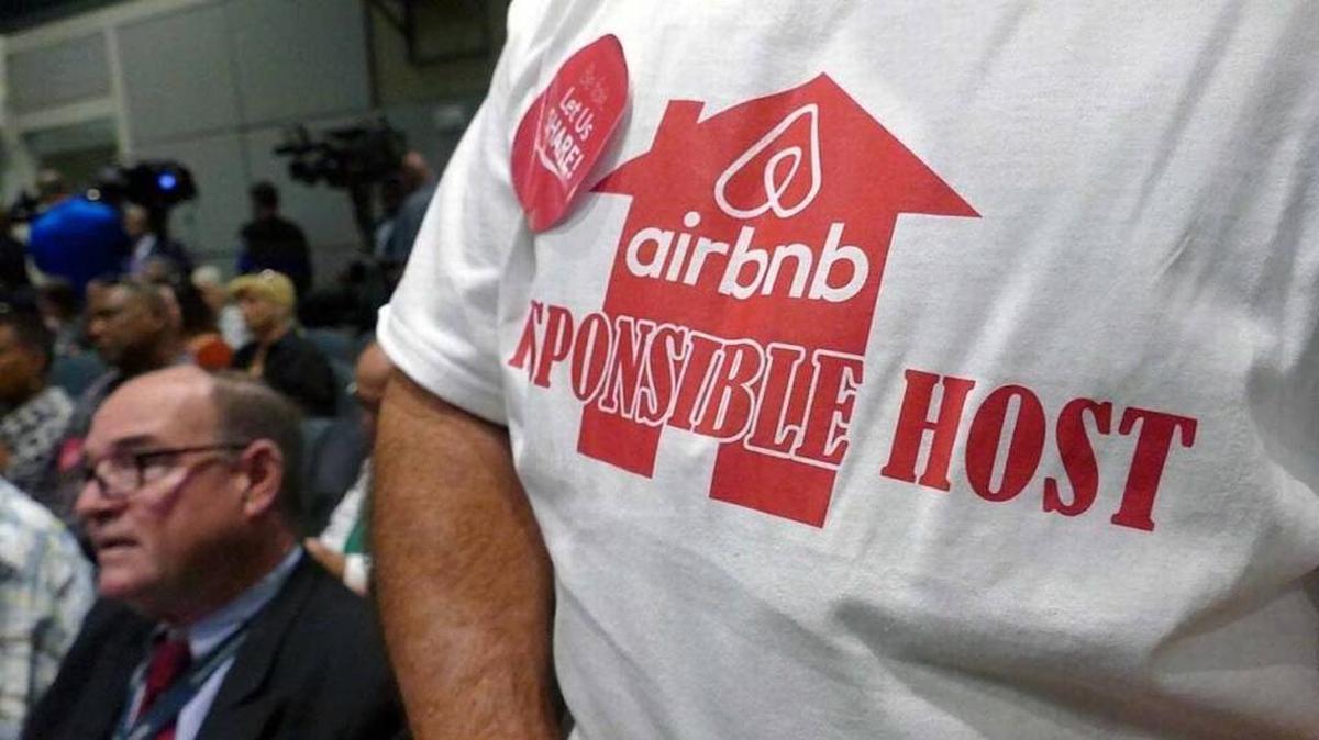 En el 2017, Miami-Dade fue el condado más popular para Airbnb en la Florida, que recibió 2.7 millones de visitantes a través de la plataforma.