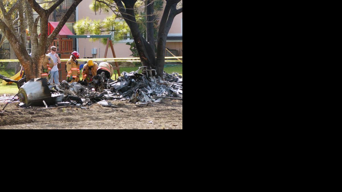 
Investigadores trabajan el jueves en lugar donde se produjo el fatal accidente aéreo el miércoles cerca de Krome Avenue y la calle 144 del suroeste de Miami.
