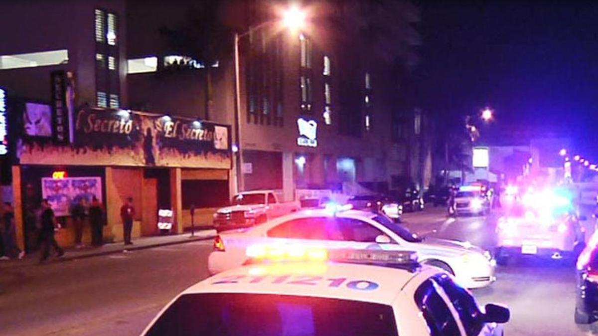 La pelea ocurrió el sábado a las 2:30am en la intersección de la calle 7 con la 17 Place, al frente del local El Secreto Bar & Grill.