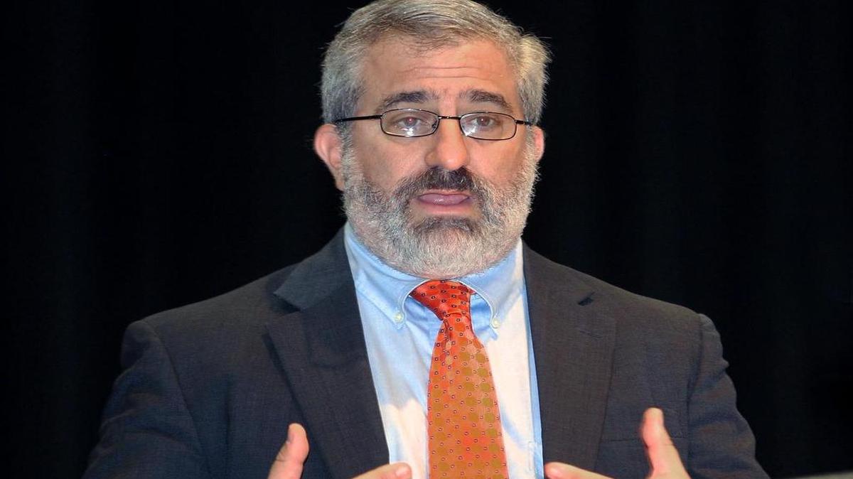 Benjamin G. Greenburg, Fiscal Federal interino del distrito sur de Florida, habla el jueves sobre la epidemia de opioides y la importancia de lanzar acciones conjuntas de prevención.