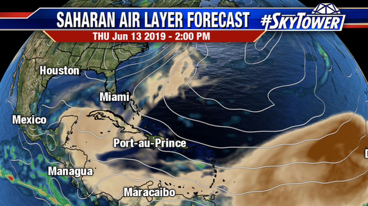 Meteorólogos de Fox 13 están siguiendo la pista a una capa de polvo del Sahara que se mueve sobre el Atlántico el 13 de junio de 2019.
