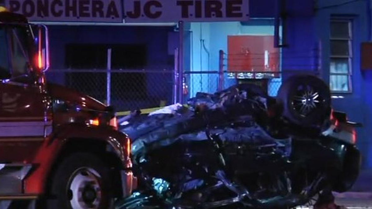 Un muerto y 3 heridos tras aparatoso choque vehicular ocurrido el 6 de noviembre de 2016 en la intersección de la NW 16th Terrace y la 27th Avenida, alrededor de las 4 a.m. 
