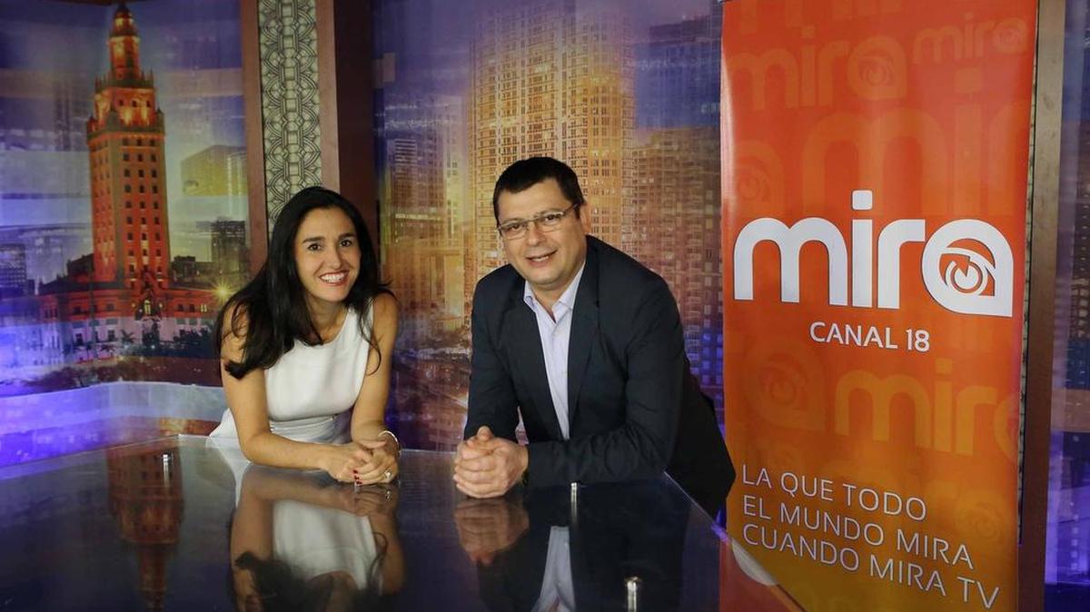 
Judith Prado, vice presidenta ejecutiva de Mira TV, y Xosé Manuel Barreira, director del canal de televisión español CincoMás. 
