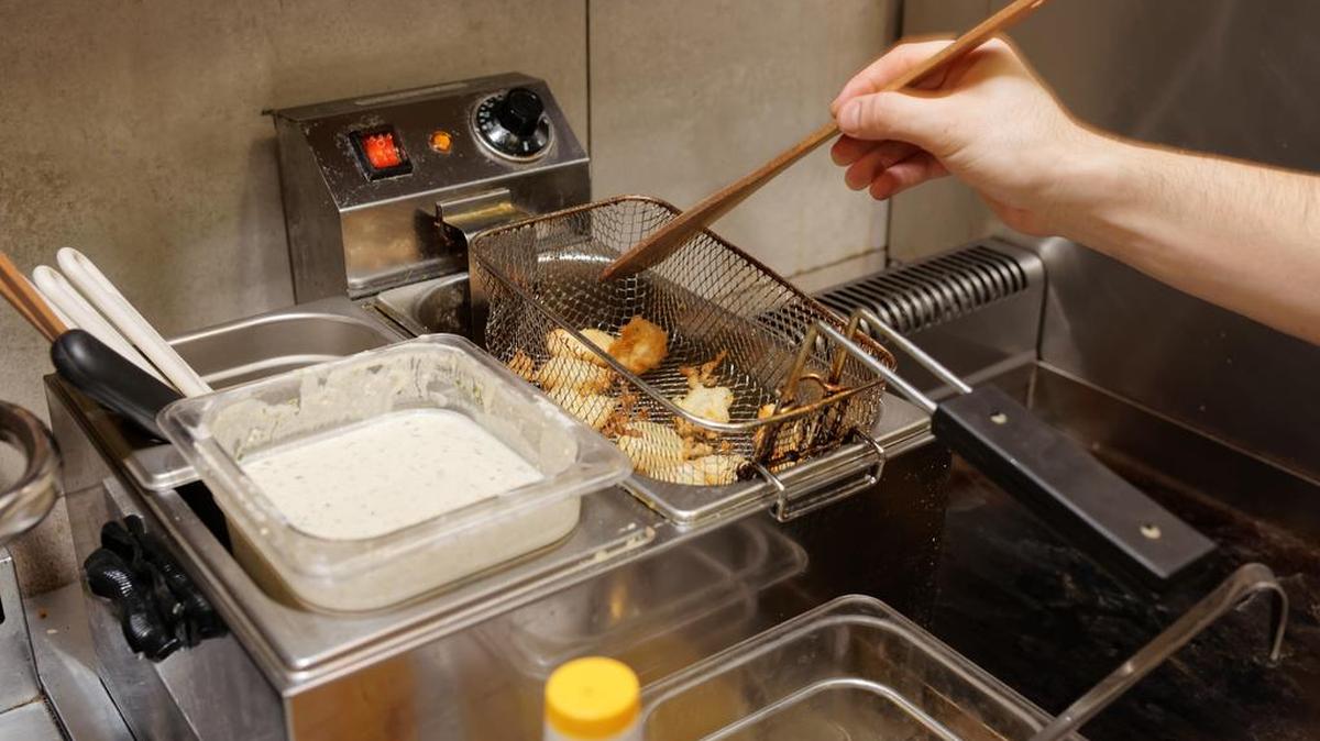 Si la limpieza no es mantenida, la cocina de un restaurante puede ser un riesgo para la salud.