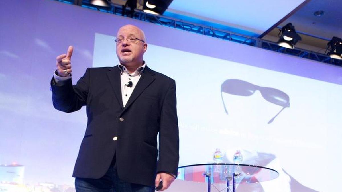 
Brett King, autor de Banca 2.0.y gurú en innovación financiera, habla durante la 15va Conferencia Financiera de Tecnología e Innovación (CL@B) 2015, el viernes en Miami.
