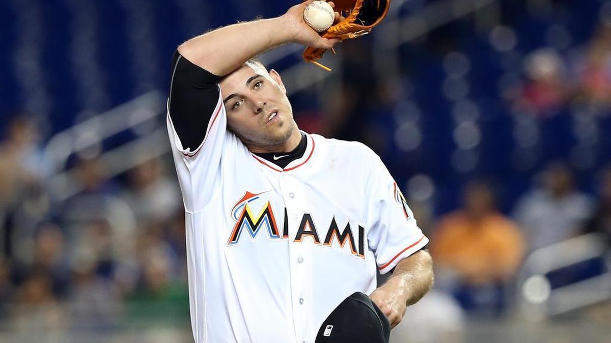 José Fernández en la lomita durante la primera entrada del juego entre los Marlins y los Reales de Kansas City en el parque de La Pequeña Habana el miércoles 24 de agosto del 2016.