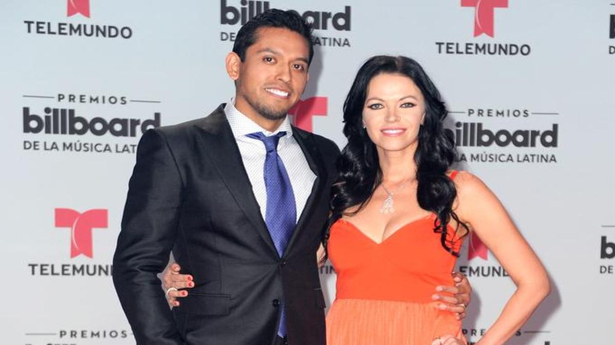 Iván y Simona Aguilera asisten a los Billboard Latin Music Awards en Coral Gables el 27 de abril del 2017.