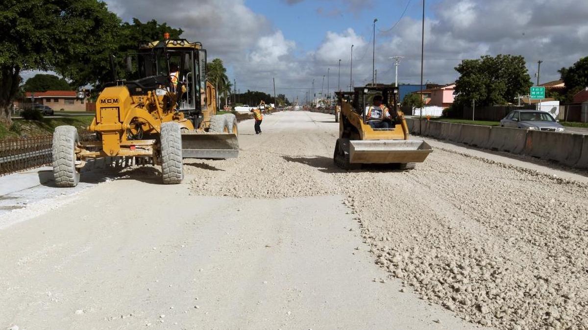 La avenida Red Road se reconstruye desde hace 6 años a un costo de 200 millones y se espera que continúe hasta el 2017.